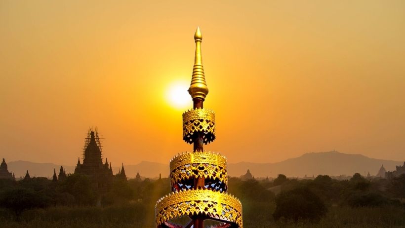 ฉัตร 3 ชั้น